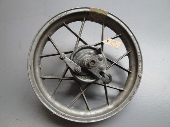 PictureAltAttribute - Vespa-Citta-voorwiel-gebruikt-AA-30-euro-WK18-01-jpg